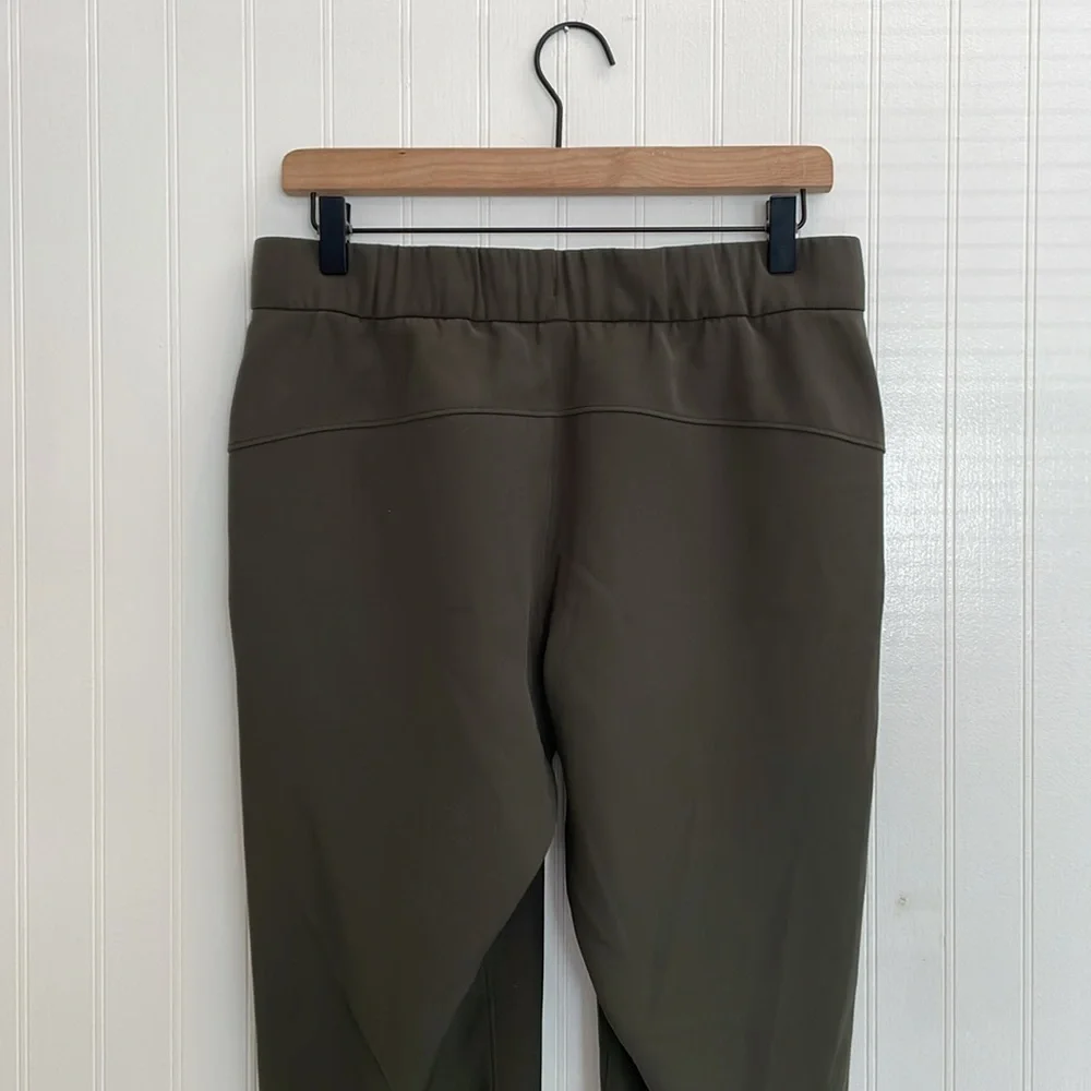 LULULEMON On the Fly Jogger in Dark Olive Size 6